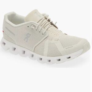 On Running Women Cloud Sneakers - Pearl/White Size 8